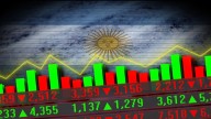 En qué invertir los dólares y los pesos en septiembre frente a la volatilidad electoral