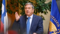 Coloma destaca que Matthei "supo, sabe y puede hacer las cosas": es "la gracia que nadie más tiene"