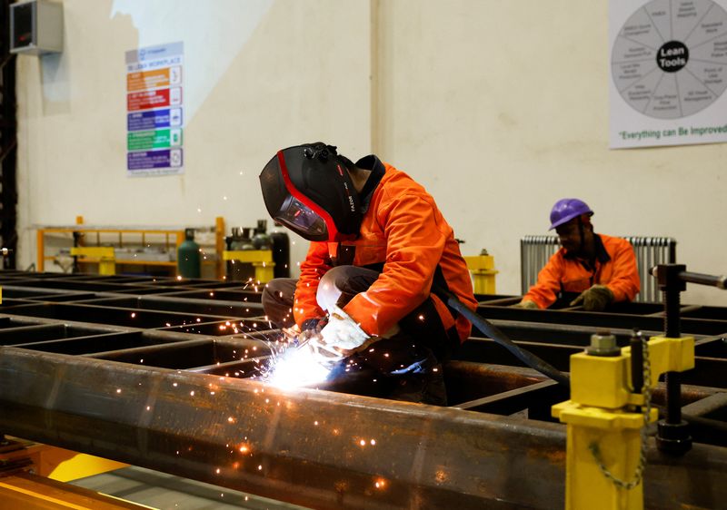 India needs to grow by 8% amid geopolitical uncertainties, finance ministry says