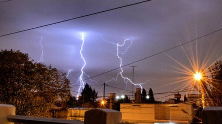 Mapa en vivo de las lluvias del viernes en Buenos Aires: a qué hora llegan las tormentas más fuertes