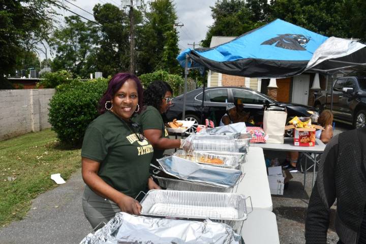 Black alumni from Independence High feed and support west Charlotte residents