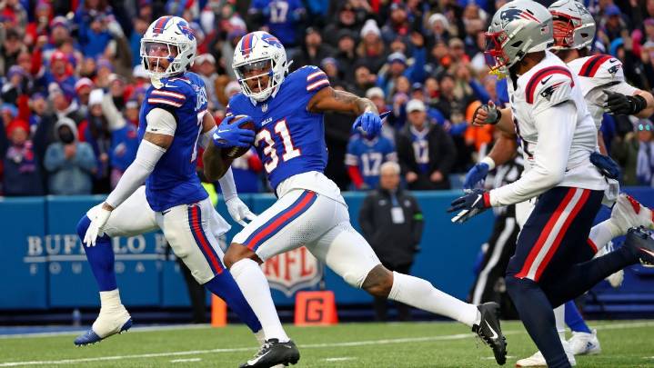 Source - Veteran CB Rasul Douglas plans to sign with Dolphins