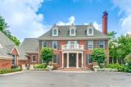 Libertyville 5-bedroom home with pool, golf simulator: $3M