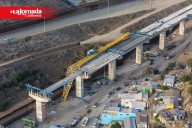 Viaducto Elevado registra nuevo percance: grúa cae sobre estructura 