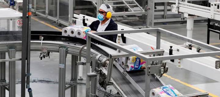 Producción industrial creció 1,3% en junio, pero cayó 0,8% en el primer semestre