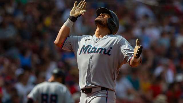 After getting heckled by Fenway Park fan, Marlins’ Dane Myers hits tying HR; fan ejected