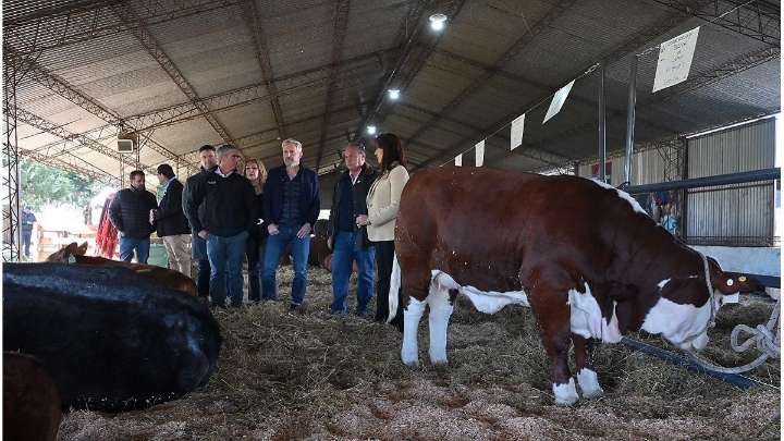 Feliciano: Rogelio Frigerio anunció créditos para productores y mejoras viales en la Exposición Rural