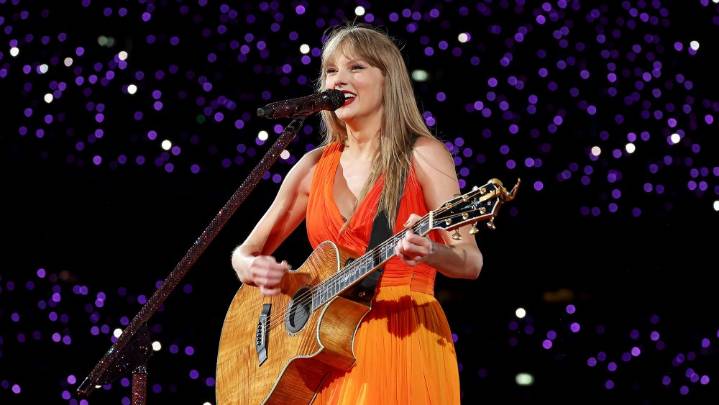 Does Taylor Swift's 'Showgirl' Playlist Include New Album's 1st Lyrics?