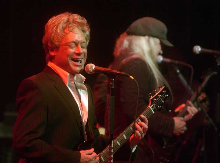 Raspberries frontman Eric Carmen’s widow sues over Rolling Stone story