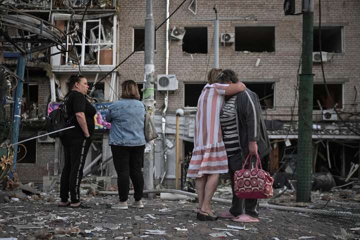 Russian attacks on Ukraine’s power sector leave nearly 60,000 people without electricity