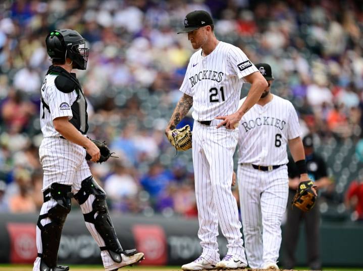 Blue Jays outscore Rockies 45