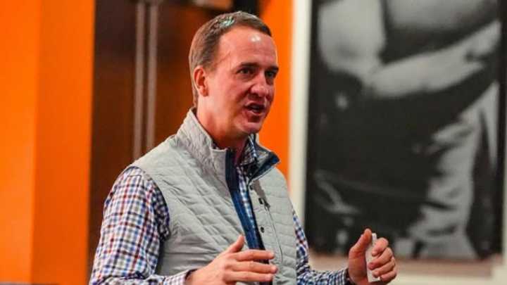 Peyton Manning Delivers Big Surprise to Josh Heupel’s Tennessee in Personal Locker Room Message Tennessee has a challenging season ahead of them. But their alumni Peyton Manning gave the team the perf