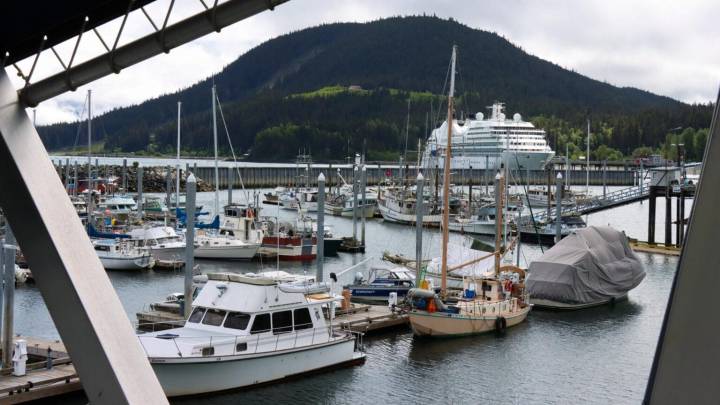 New law tackles soaring insurance rates for Alaska commercial fishermen