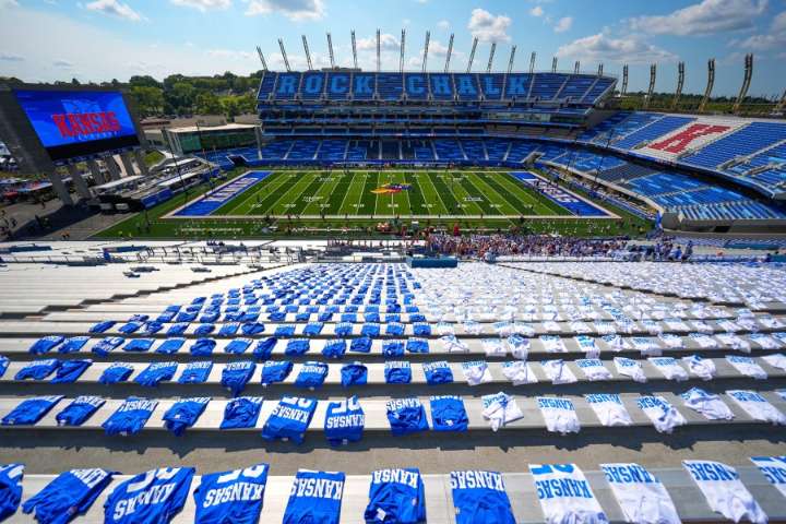 Democratic senator warns of 'Power 2' owning college sports if NCAA