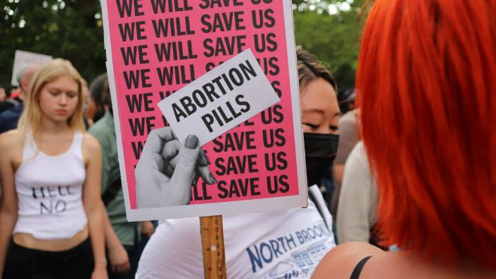 Brown, other state AGs ask FDA to reduce restrictions on drug used in medication abortion