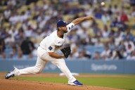 Dodgers' winning streak continues behind Clayton Kershaw against Reds