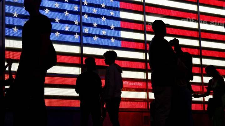 Trump calls for a new census to exclude undocumented immigrants