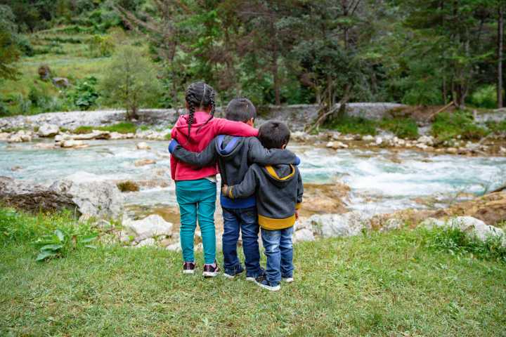 Millones de niños y jóvenes caerían en la pobreza por la crisis climática en Latinoamérica