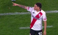La reacción de Juanfer Quintero con Gallardo tras el cambio en River vs Libertad