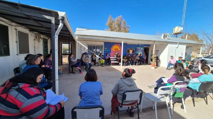 Desde el Centro de Salud Valentina Norte denuncian que la atención sanitaria en trailers lleva 20 años sin solución