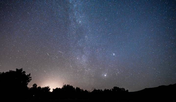 Perseidas 2025 en España: cómo y cuándo ver la lluvia de estrellas en agosto