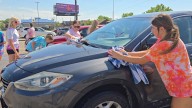 Sunshine, soap and support: Davies runners host fundraiser for Vetter family