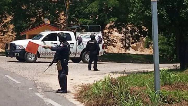 Emboscan a policías comunitarios de Ayutla, mueren 8