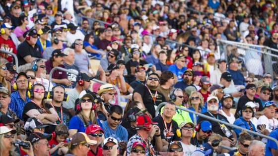 Lap of Honor: 15,000 Fans Join Mourning Family to Honor Fallen Driver at Bowman Gray One week after Robbie Brewer’s passing, fans and drivers at Bowman Gray honored his legacy with a sea of green and 