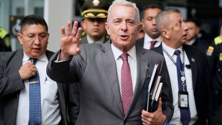 Sentencian a Álvaro Uribe, expresidente de Colombia