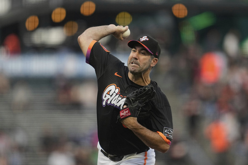 Justin Verlander gana su 1er juego en casa con Gigantes, que vencen 5