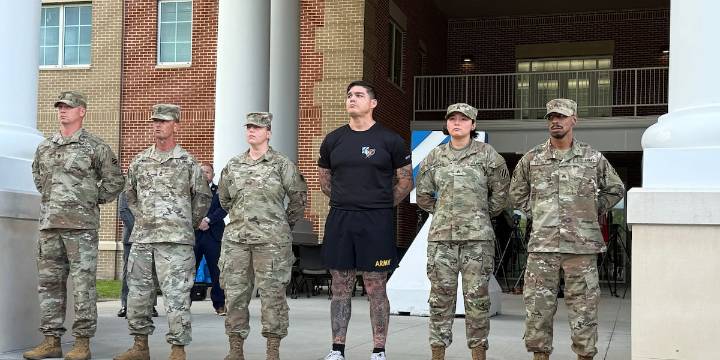 6 soldiers who subdued Fort Stewart shooter awarded medals