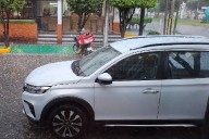 Tormenta deja inundaciones, árboles caídos y daños menores