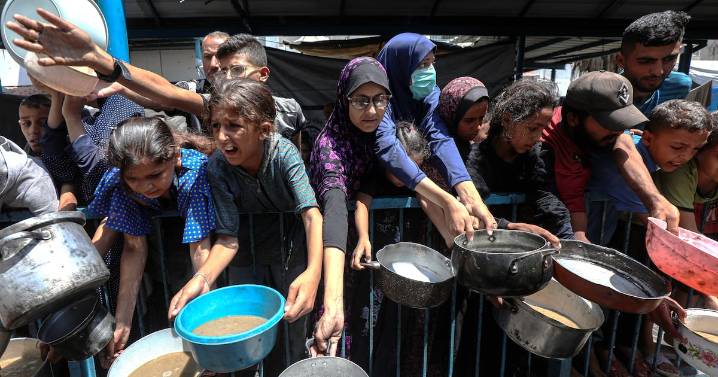 Más palestinos mueren de hambre mientras avanza la hambruna en Gaza