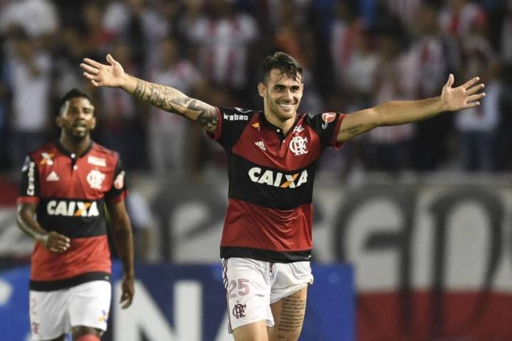 Sporting Cristal confirmó el fichaje del delantero brasileño Felipe Vizeu