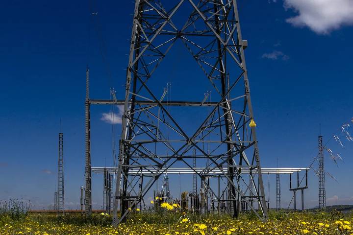 El precio de la electricidad se disparó en julio un 17,3% en España, lo que elevó la inflación general al 2,7%