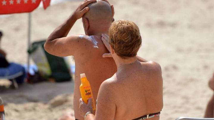 Errores comunes al usar crema solar que podrían estar dejando tu piel sin protección este verano