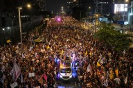 Protestan decenas de miles en Tel Aviv contra plan de ocupación de Gaza