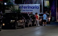 Duermen afuera de talleres para obtener engomado ecológico