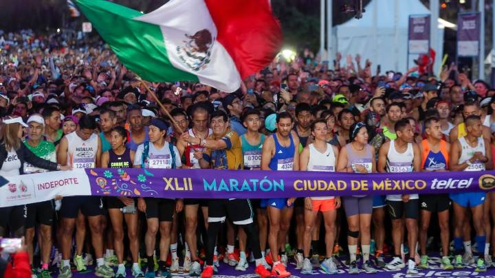 Maratón de CDMX, entre baches, selfies y 50 mil dólares