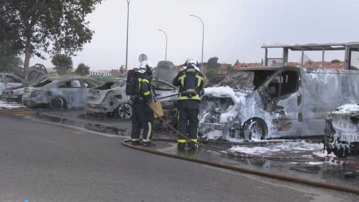 El incendio de un vehículo provoca una reacción en cadena en Into Xanadú