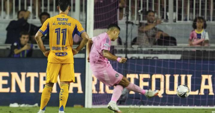 Suarez scores twice, Inter Miami overcomes Messi's absence to beat Tigres 2