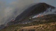 El incendio "descontrolado y violento" de Fasgar (León) desespera a los bomberos tras 21 días en llamas mientras Asturias y Galicia vencen al fuego