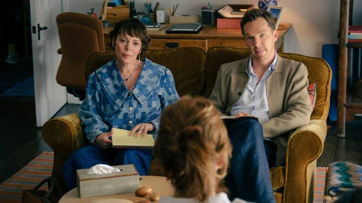 En 'Los Rose': Tony McNamara muestra cómo la aleatoriedad del mundo impacta una relación