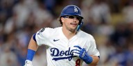 Kiké Hernández returns from injury, adds to Dodgers' outfield options