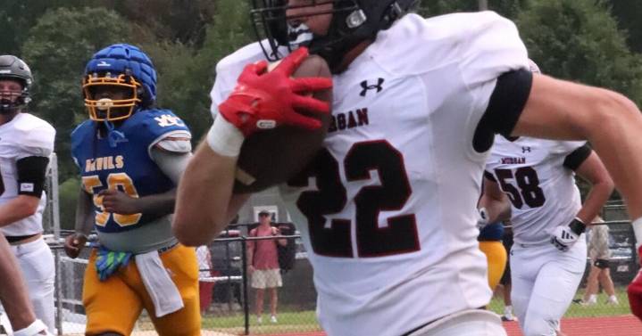Dogs destroy Warren County after weather delay to open season