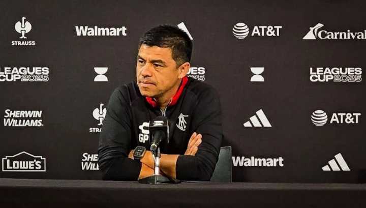 Gonzalo Pineda renuncia como director técnico del Atlas
