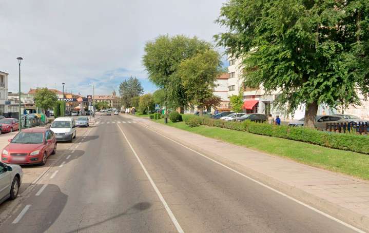 Choca contra una farola en Ciudad Rodrigo