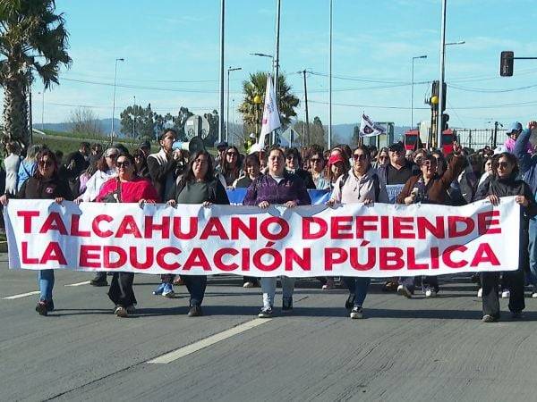 Comenzó un paro indefinido de los profesores de Talcahuano pese al nombramiento de un administrador provisional