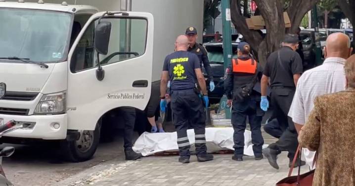 Tragedia en la colonia Roma: Hombre muere en su auto tras bajar a comprar su desayuno