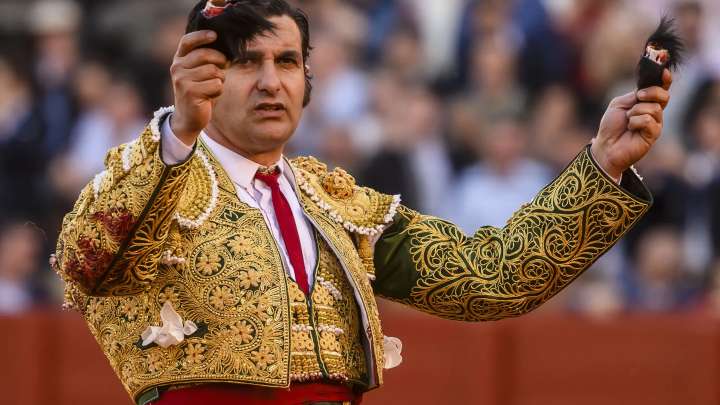Morante recibe el alta hospitalaria unas horas después de ingresar tras una importante cornada